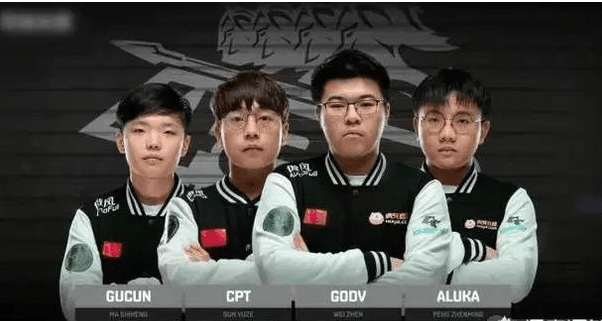 队内一名资 队内一名资