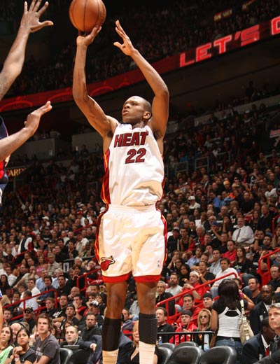 现出色的U 现出色的U