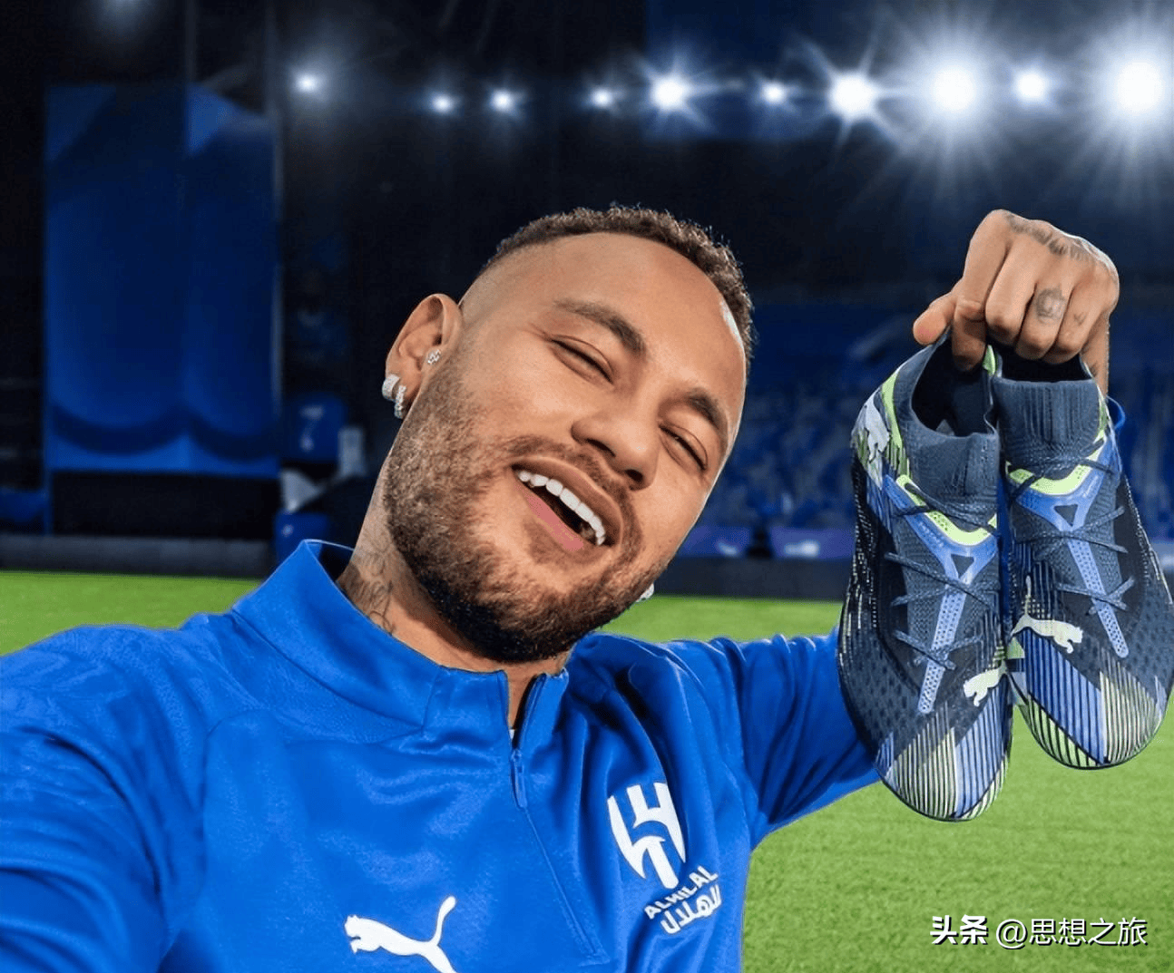 同时拥有在 同时拥有在